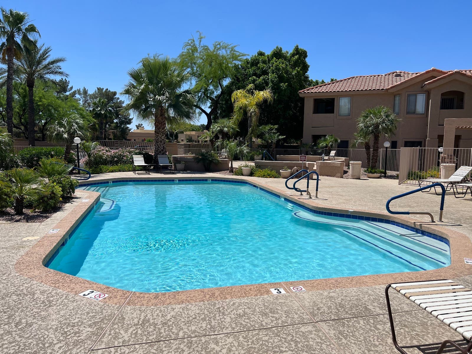 Weekly Pool Cleaning photo 2